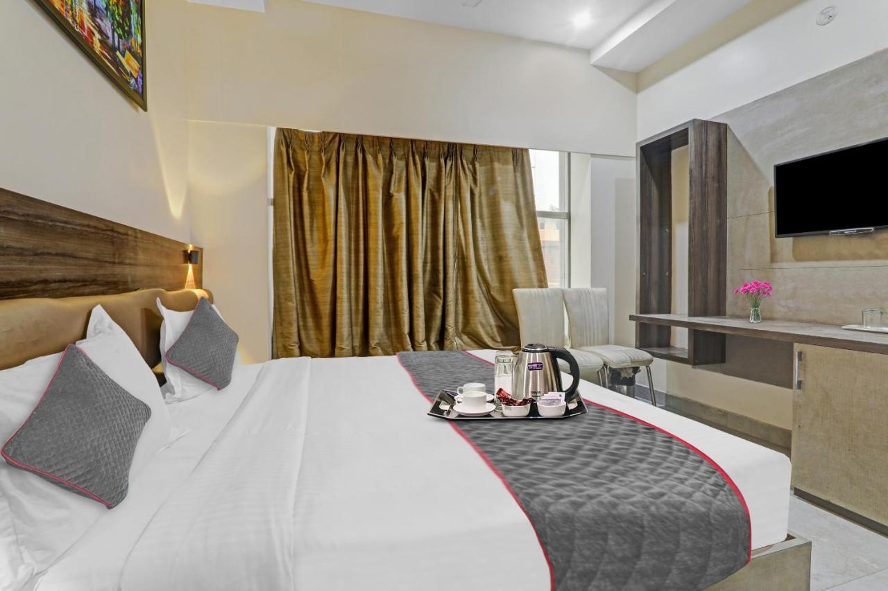 Townhouse 1150 Hotel Dayal Palace Chinhat Exterior photo