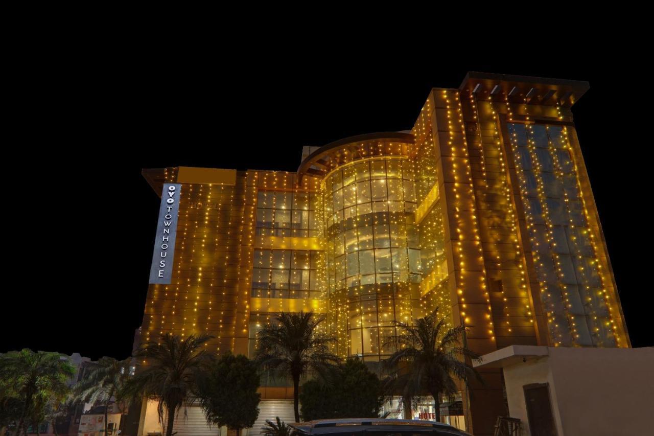 Townhouse 1150 Hotel Dayal Palace Chinhat Exterior photo