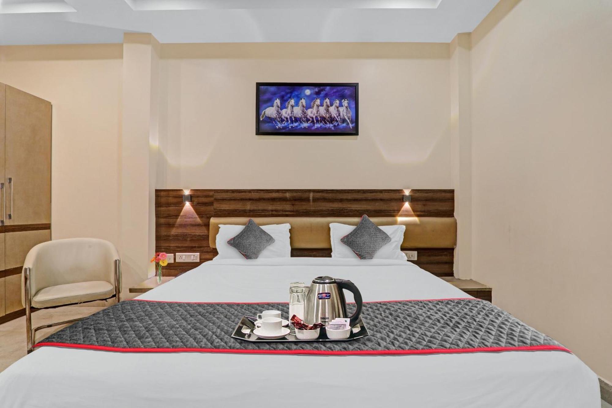 Townhouse 1150 Hotel Dayal Palace Chinhat Exterior photo