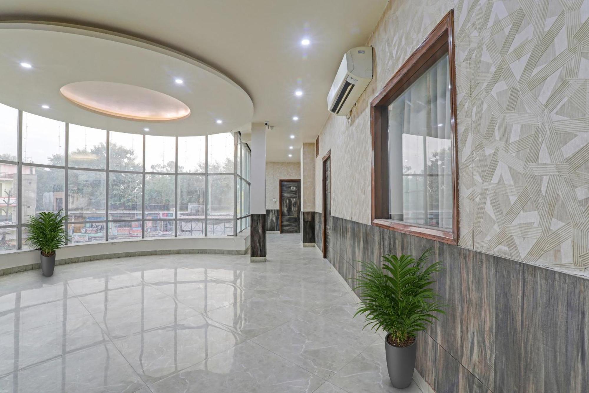 Townhouse 1150 Hotel Dayal Palace Chinhat Exterior photo